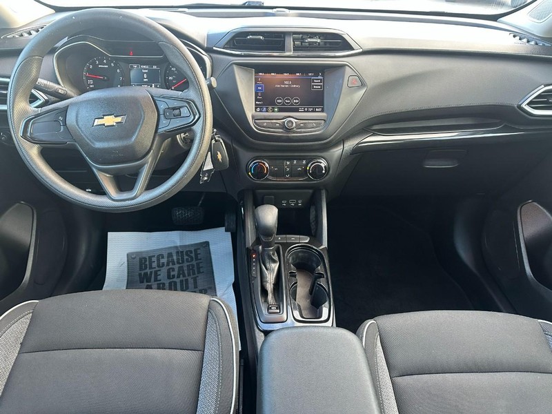 Chevrolet Trailblazer Vehicle Full-screen Gallery Image 11