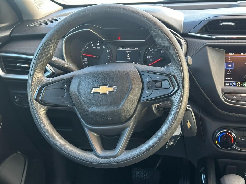 Chevrolet Trailblazer Vehicle Full-screen Gallery Image 12