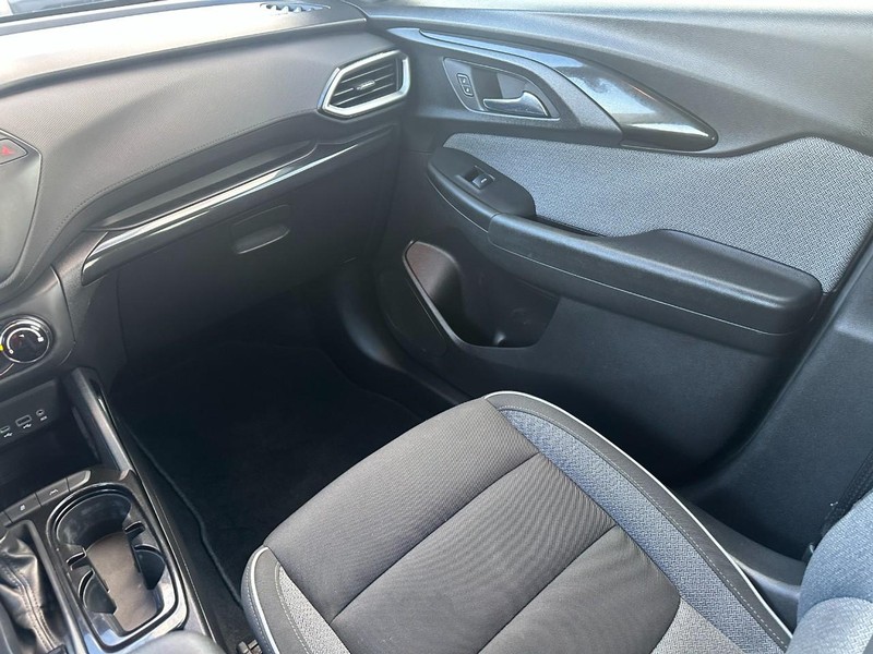 Chevrolet Trailblazer Vehicle Full-screen Gallery Image 15