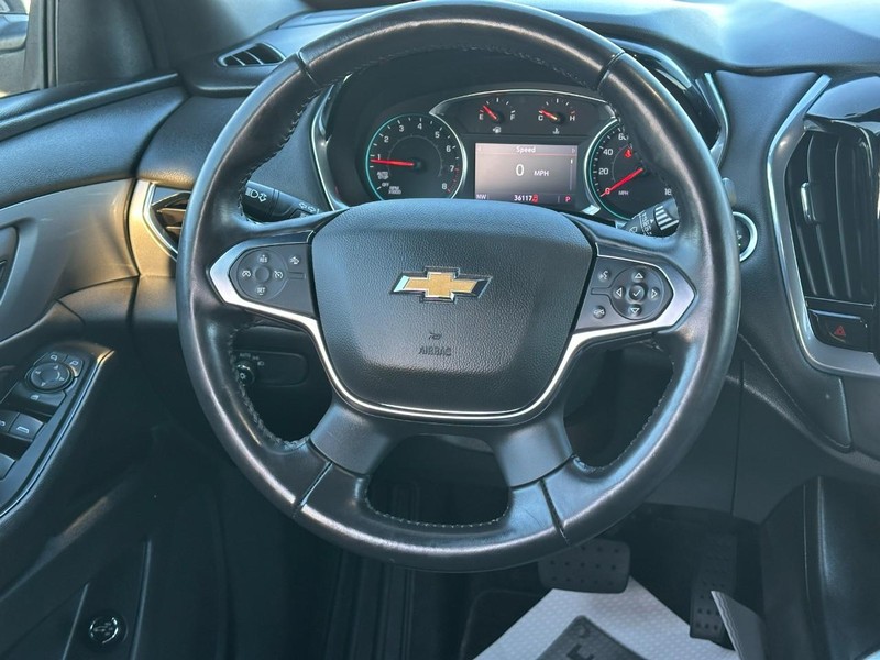 Chevrolet Traverse Vehicle Full-screen Gallery Image 12