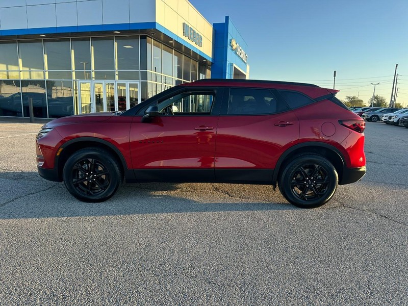 Chevrolet Blazer Vehicle Full-screen Gallery Image 2