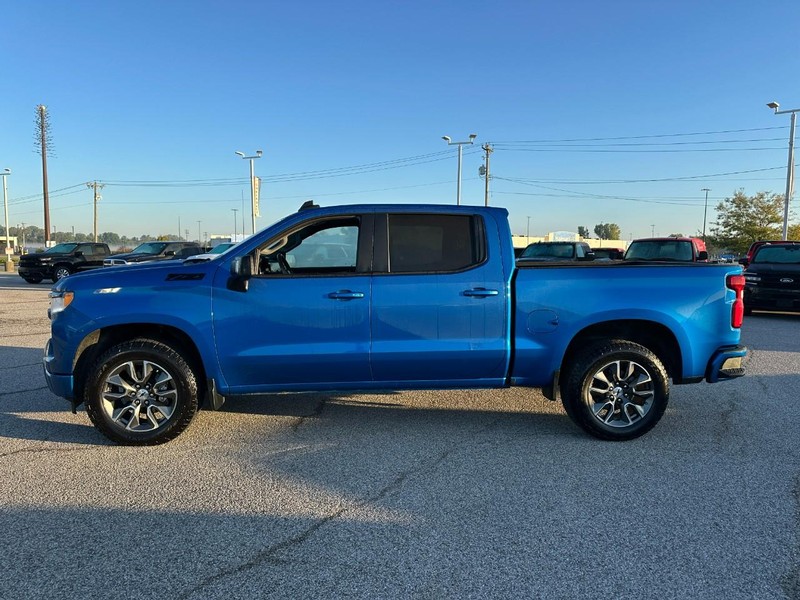 Chevrolet Silverado 1500 Vehicle Full-screen Gallery Image 2