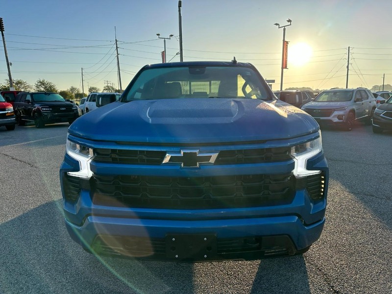 Chevrolet Silverado 1500 Vehicle Full-screen Gallery Image 9