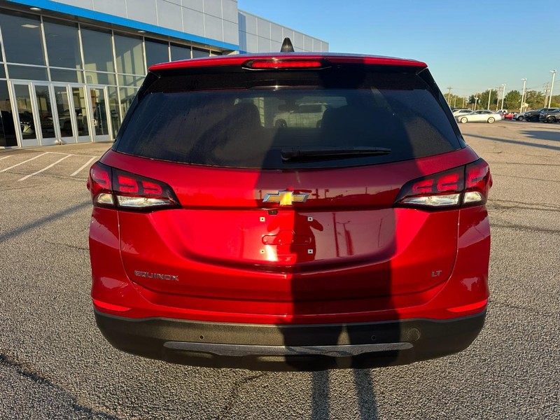 Chevrolet Equinox Vehicle Full-screen Gallery Image 4