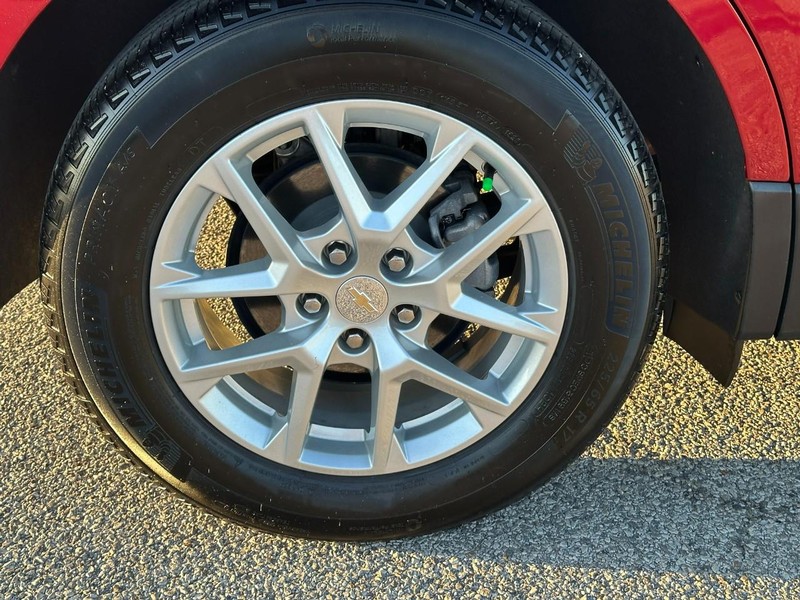 Chevrolet Equinox Vehicle Full-screen Gallery Image 6