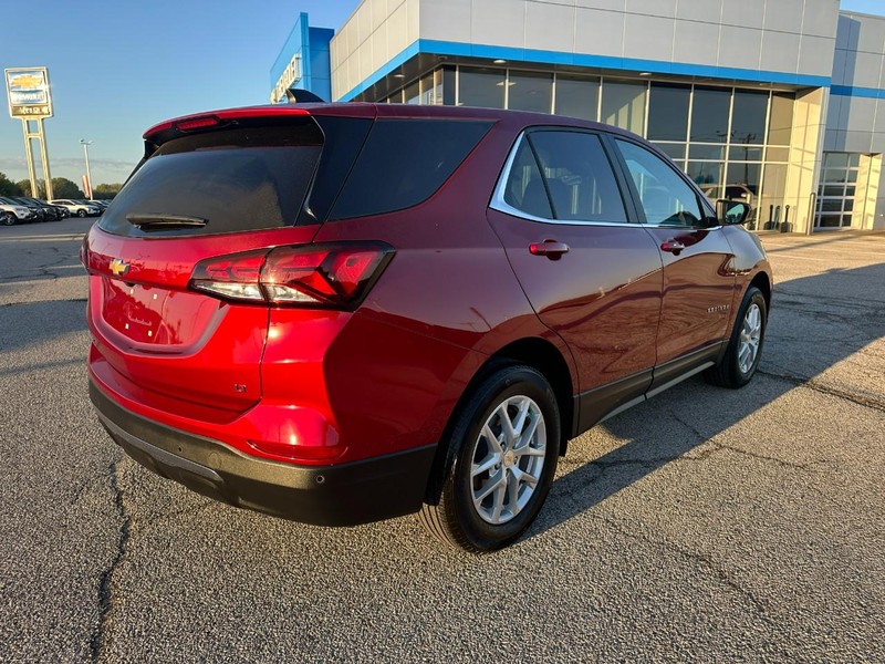 Chevrolet Equinox Vehicle Full-screen Gallery Image 7