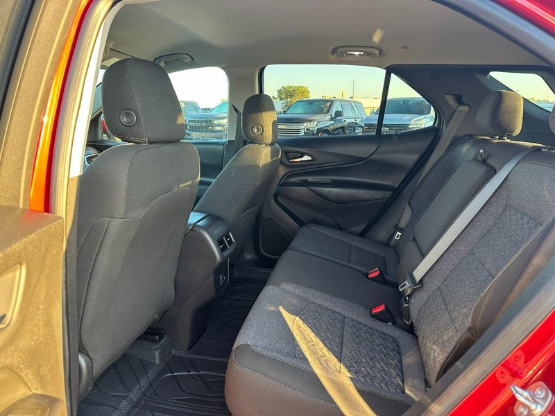 Chevrolet Equinox Vehicle Full-screen Gallery Image 9