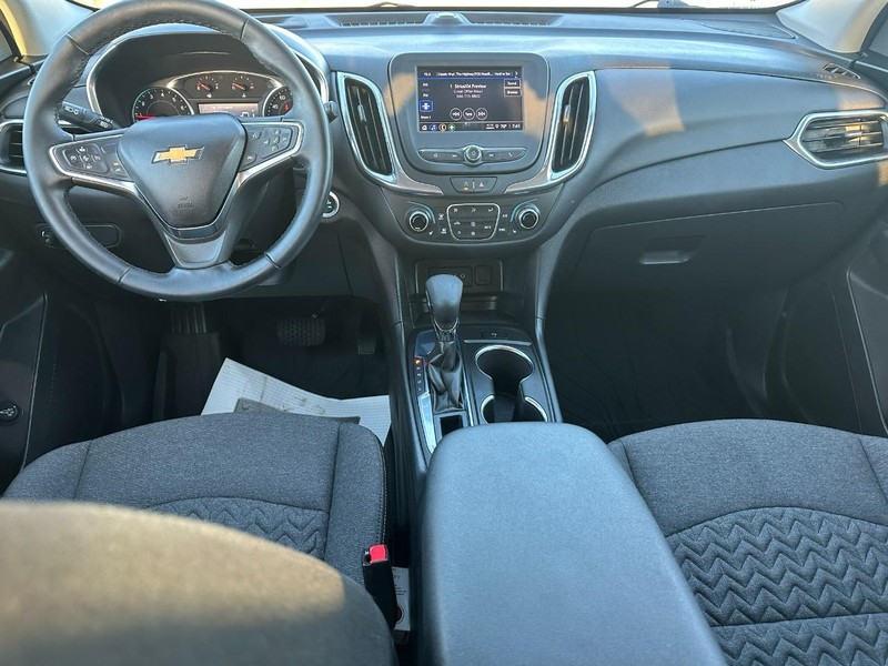 Chevrolet Equinox Vehicle Full-screen Gallery Image 10