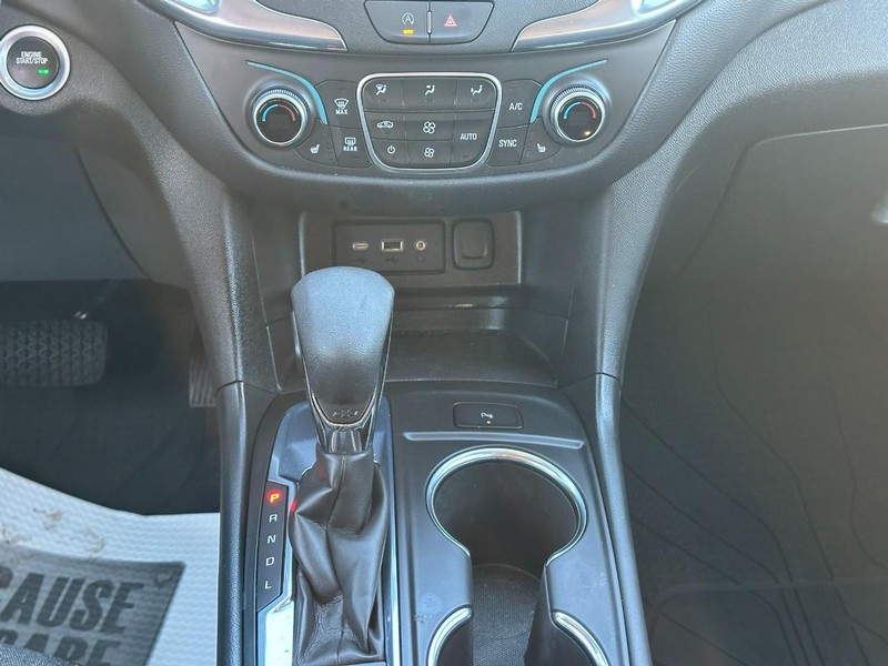 Chevrolet Equinox Vehicle Full-screen Gallery Image 13