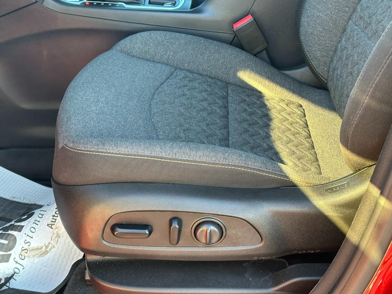 Chevrolet Equinox Vehicle Full-screen Gallery Image 16