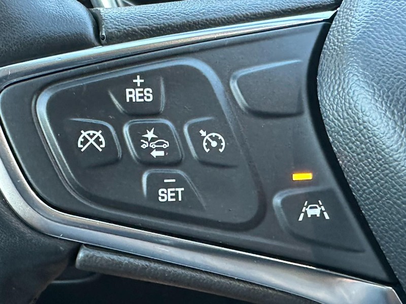 Chevrolet Equinox Vehicle Full-screen Gallery Image 17