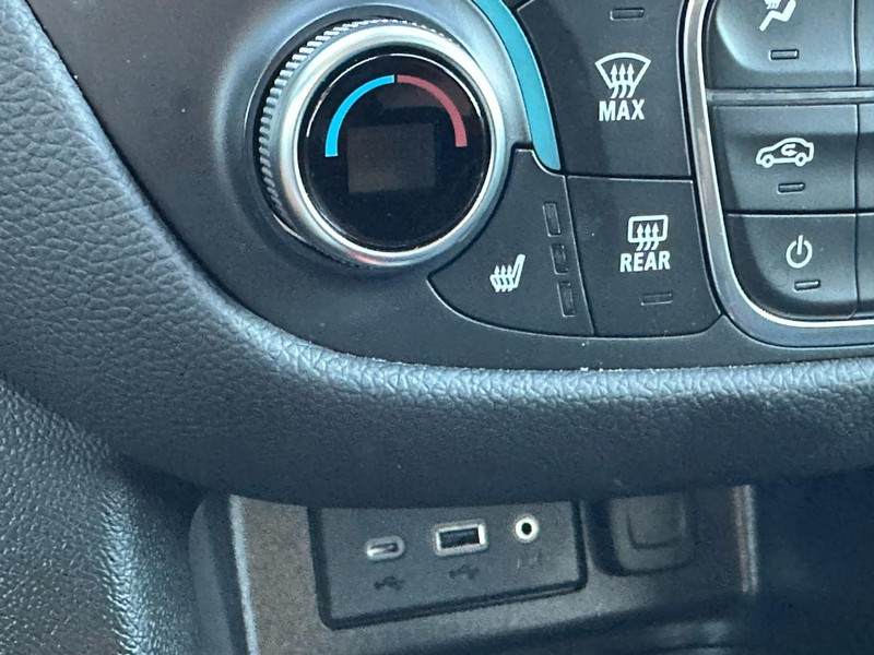 Chevrolet Equinox Vehicle Full-screen Gallery Image 20