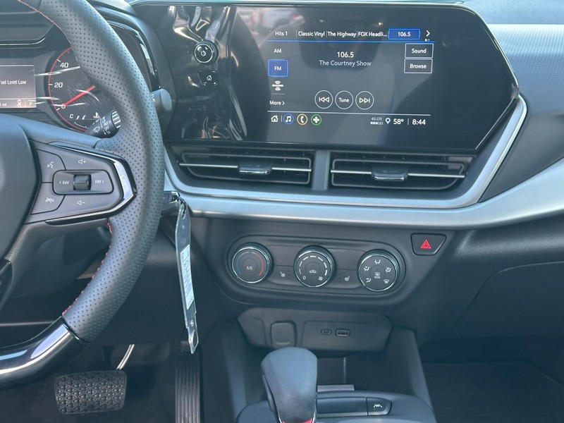 Chevrolet Trax Vehicle Full-screen Gallery Image 8