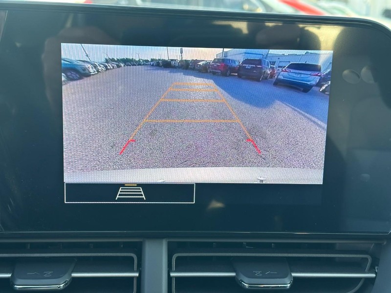 Chevrolet Trax Vehicle Full-screen Gallery Image 15