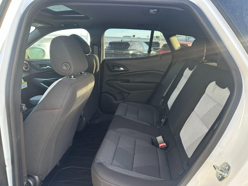 Chevrolet Trax Vehicle Full-screen Gallery Image 4