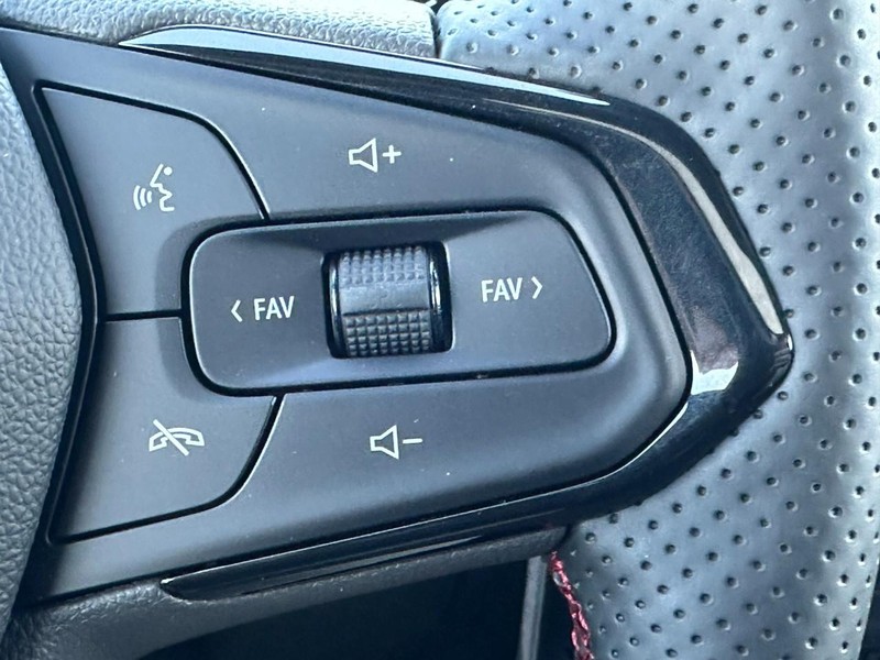 Chevrolet Trax Vehicle Full-screen Gallery Image 13