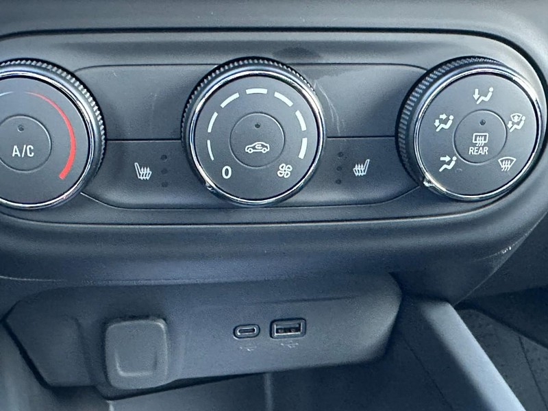 Chevrolet Trax Vehicle Full-screen Gallery Image 14