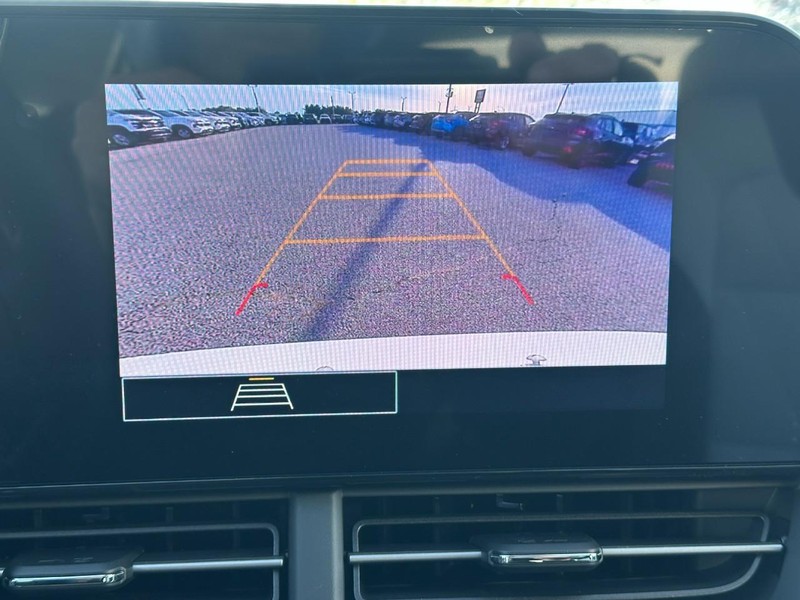 Chevrolet Trax Vehicle Full-screen Gallery Image 15