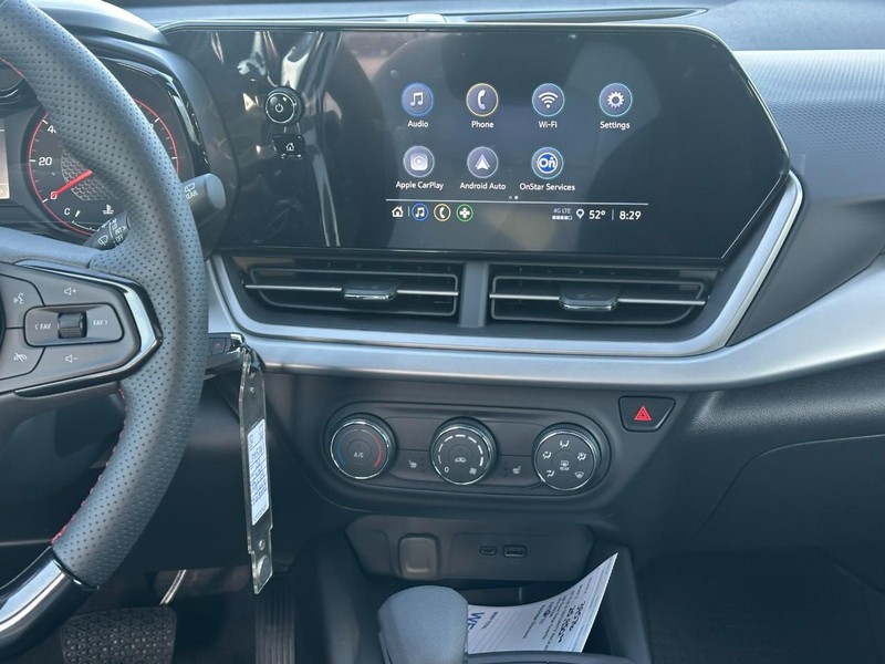 Chevrolet Trax Vehicle Full-screen Gallery Image 8