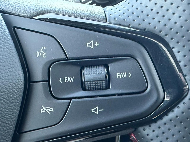 Chevrolet Trax Vehicle Full-screen Gallery Image 13