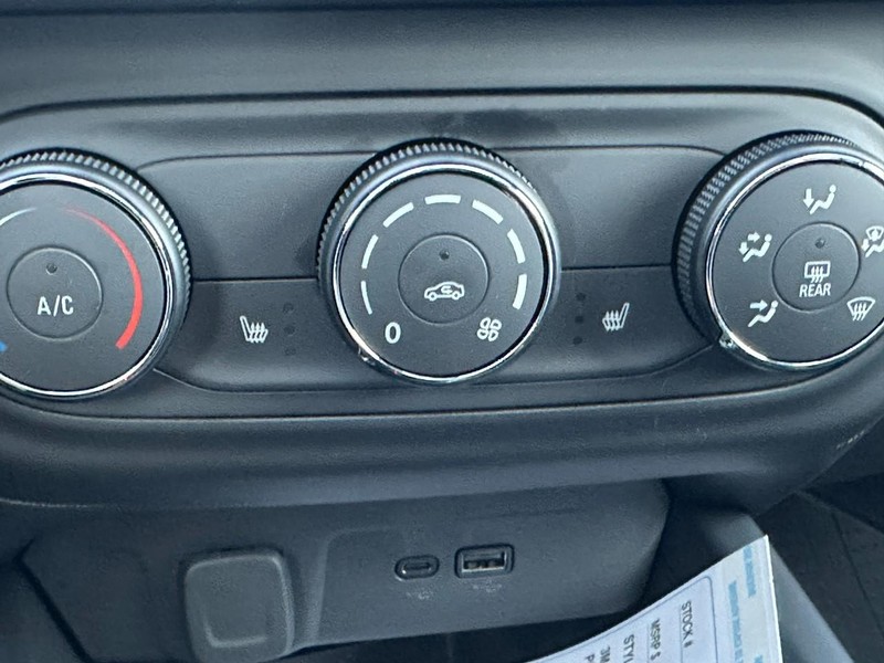 Chevrolet Trax Vehicle Full-screen Gallery Image 14