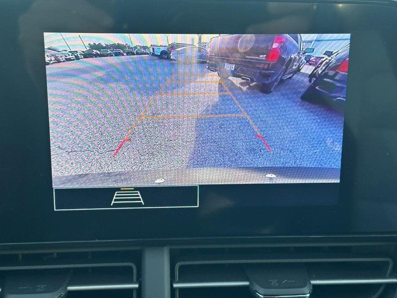 Chevrolet Trax Vehicle Full-screen Gallery Image 15