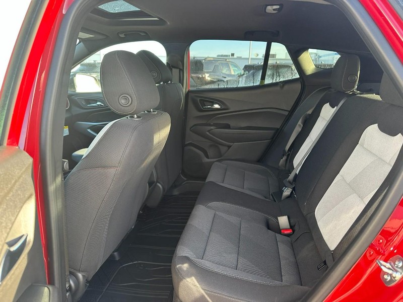 Chevrolet Trax Vehicle Full-screen Gallery Image 4