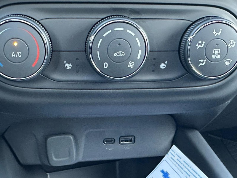 Chevrolet Trax Vehicle Full-screen Gallery Image 14