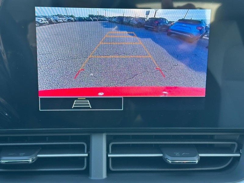 Chevrolet Trax Vehicle Full-screen Gallery Image 15