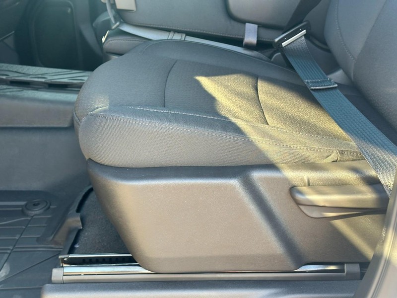 Chevrolet Silverado 2500HD Vehicle Full-screen Gallery Image 10