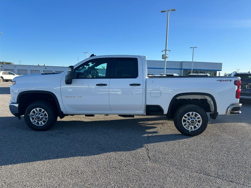 Chevrolet Silverado 2500HD Vehicle Full-screen Gallery Image 2