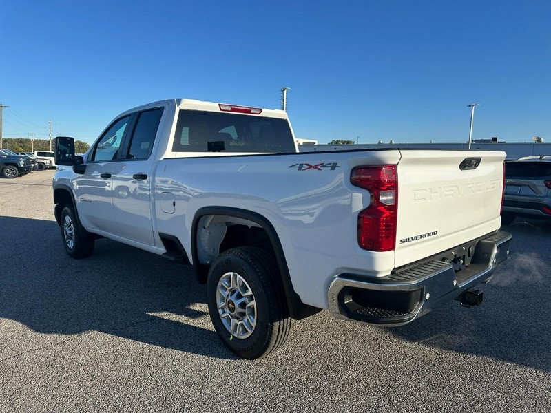 Chevrolet Silverado 2500HD Vehicle Full-screen Gallery Image 3