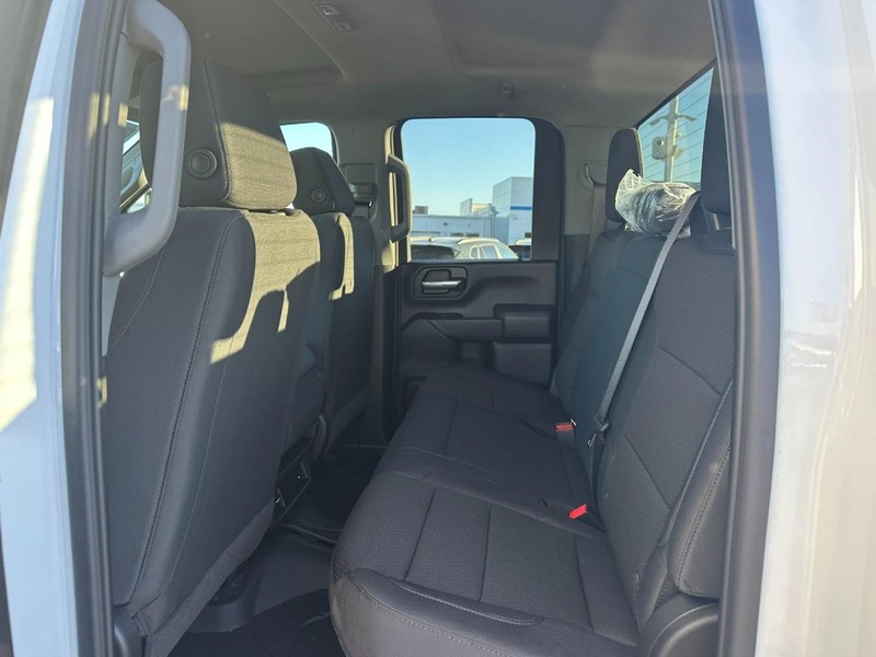 Chevrolet Silverado 2500HD Vehicle Full-screen Gallery Image 4