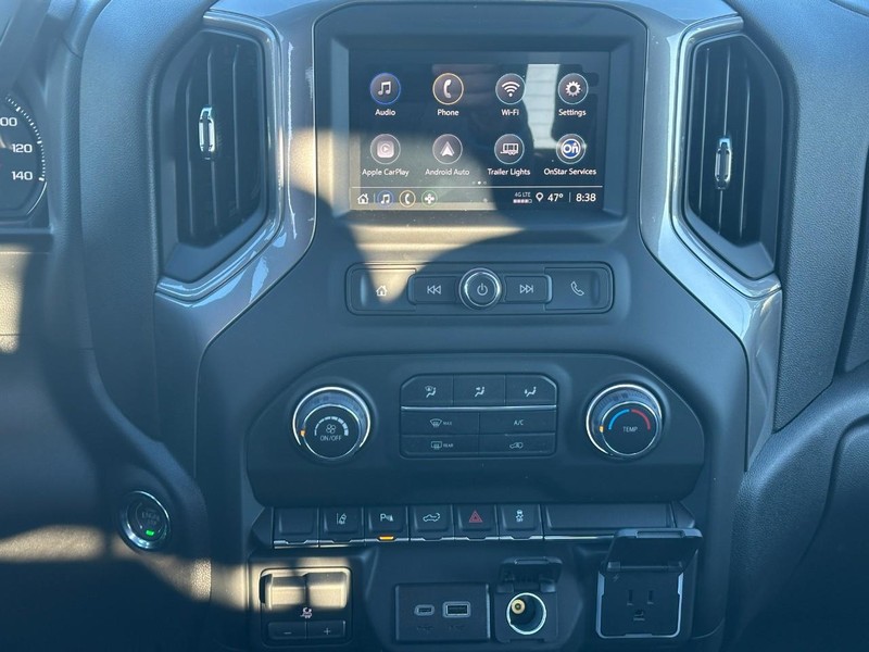 Chevrolet Silverado 2500HD Vehicle Full-screen Gallery Image 7