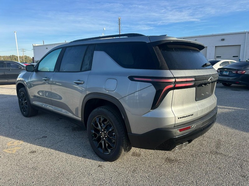 Chevrolet Traverse Vehicle Full-screen Gallery Image 3