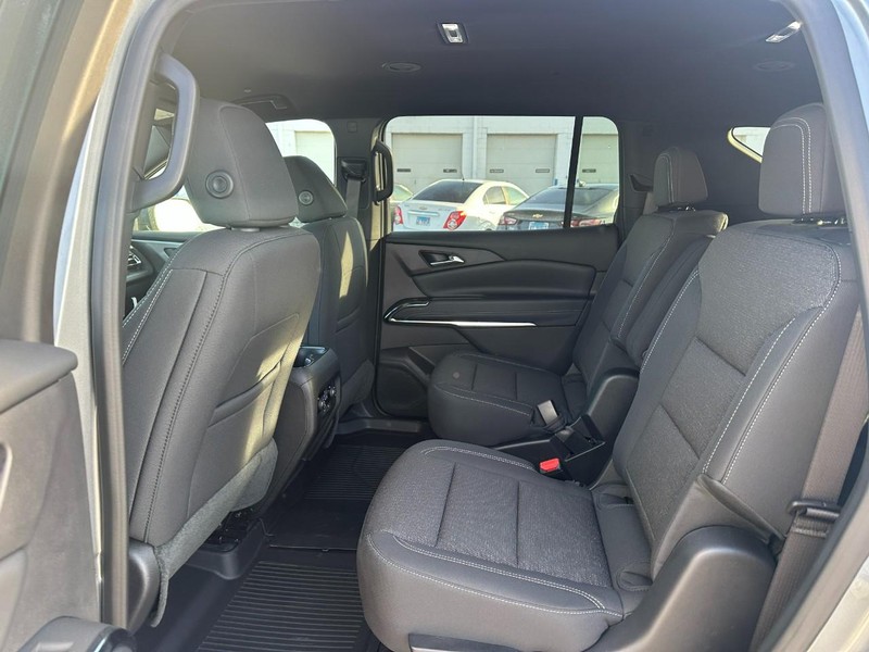 Chevrolet Traverse Vehicle Full-screen Gallery Image 4