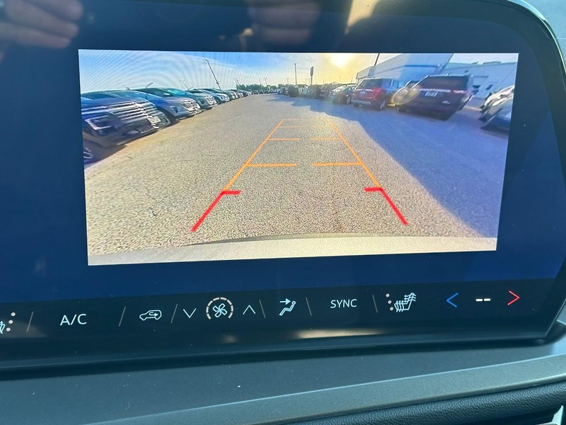 Chevrolet Traverse Vehicle Full-screen Gallery Image 15