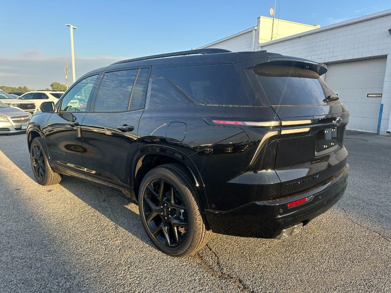Chevrolet Traverse Vehicle Full-screen Gallery Image 3