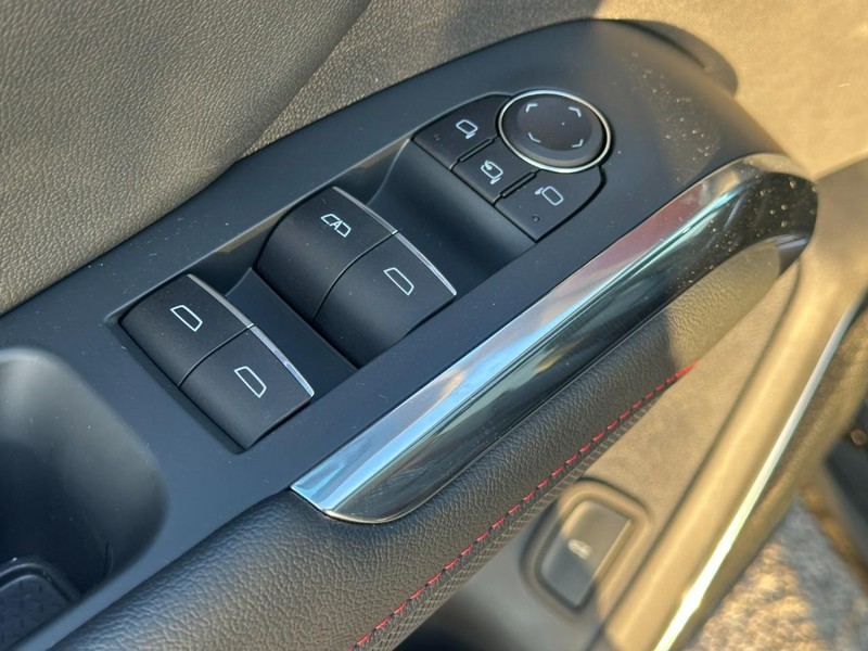 Chevrolet Traverse Vehicle Full-screen Gallery Image 12