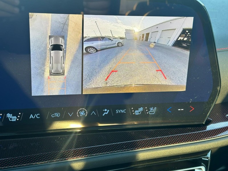 Chevrolet Traverse Vehicle Full-screen Gallery Image 17