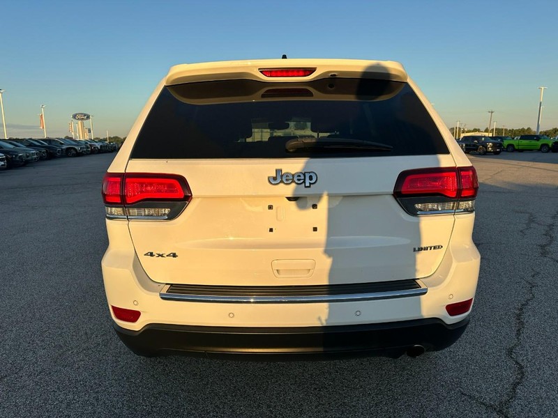 Jeep Grand Cherokee Vehicle Full-screen Gallery Image 4