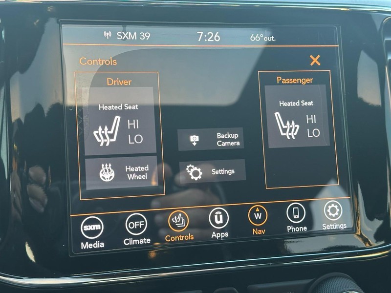 Jeep Grand Cherokee Vehicle Full-screen Gallery Image 24