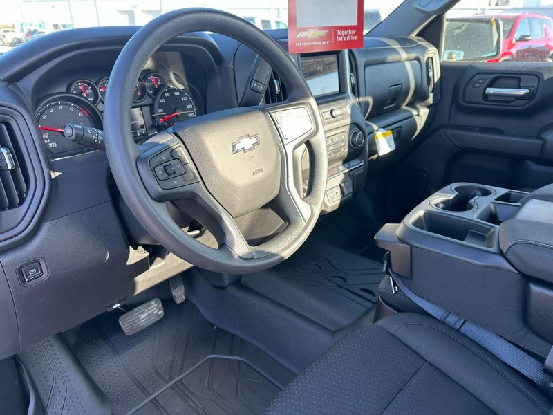 Chevrolet Silverado 1500 Vehicle Full-screen Gallery Image 5