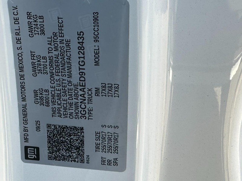 Chevrolet Silverado 1500 Vehicle Full-screen Gallery Image 8