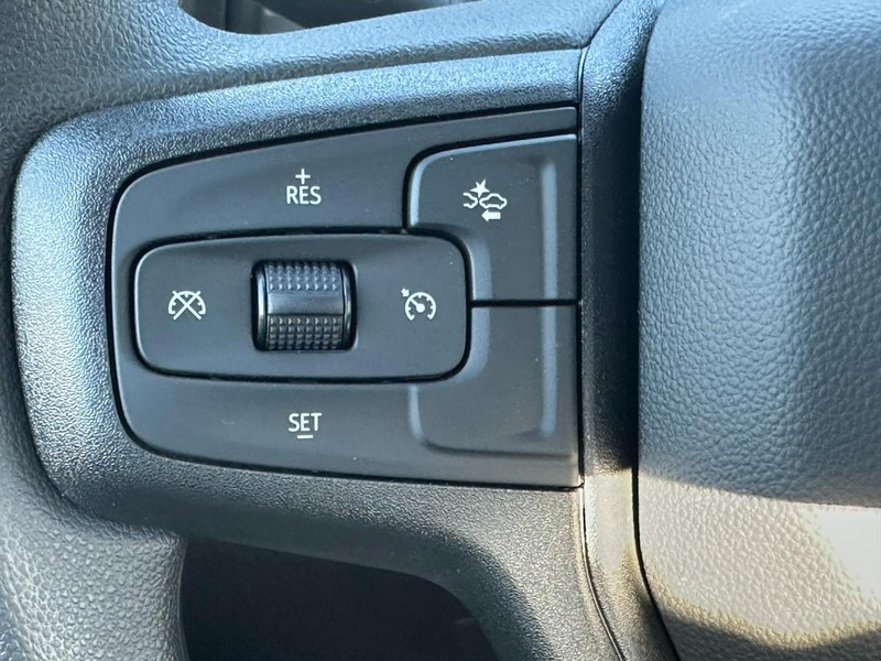 Chevrolet Silverado 1500 Vehicle Full-screen Gallery Image 9