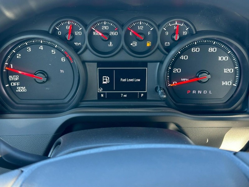 Chevrolet Silverado 1500 Vehicle Full-screen Gallery Image 10