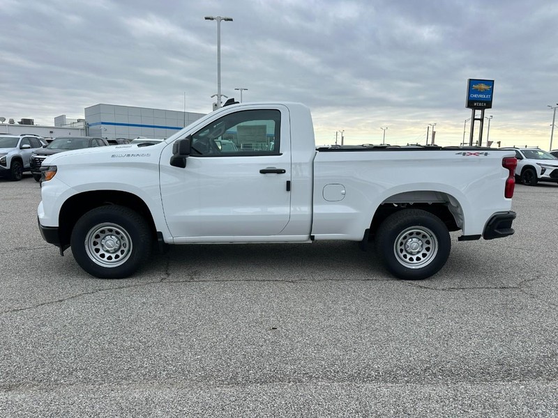 Chevrolet Silverado 1500 Vehicle Full-screen Gallery Image 3