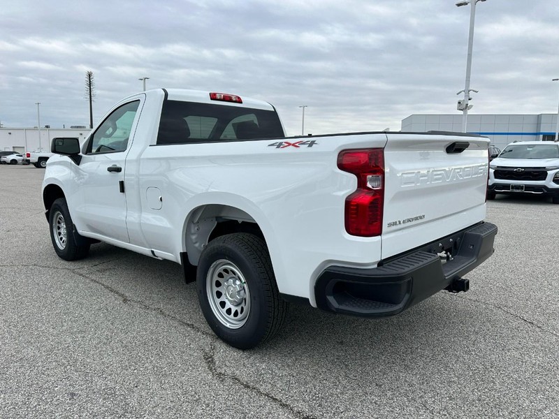 Chevrolet Silverado 1500 Vehicle Full-screen Gallery Image 4