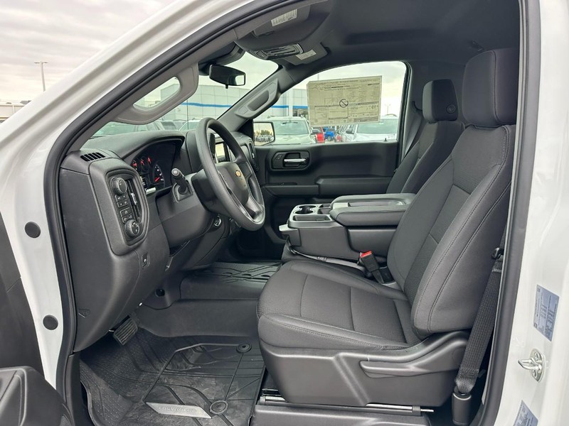 Chevrolet Silverado 1500 Vehicle Full-screen Gallery Image 5