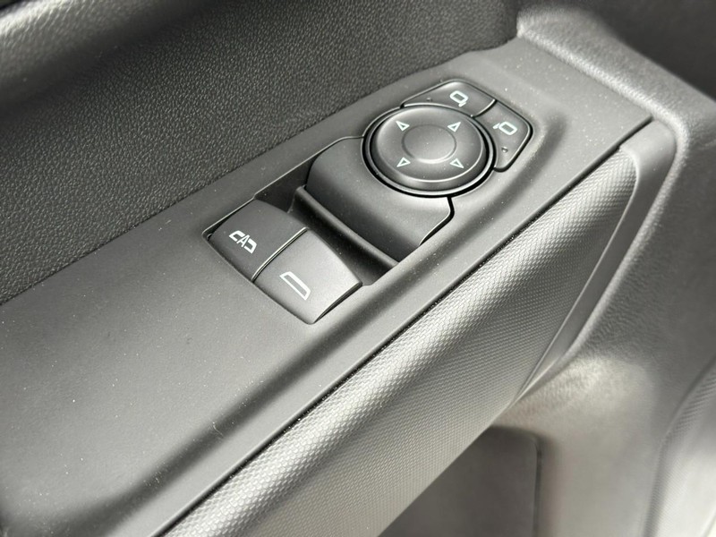 Chevrolet Silverado 1500 Vehicle Full-screen Gallery Image 7